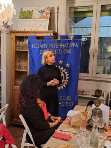 Diario di una donna scalza: l’esperienza di una vittima di violenza di genere, relatrice Emanuela Castaldo 4 Foto 5 1