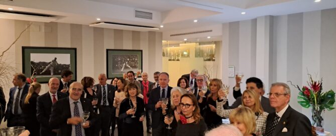 Gli Auguri del Natale 2024 e per il nuovo anno 1 Foto 3 1