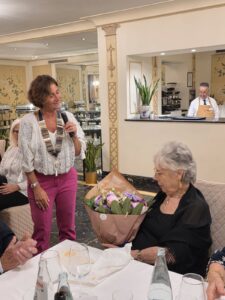 CERIMONIA DELLA CAMPANA AL ROTARY CLUB ROMA NORD EST TRA LA PRESIDENTE KATIA NICOLETTI E IL NEO PRESIDENTE CARLO FELICE CORSETTI 16 Foto 25