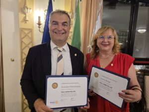 CERIMONIA DELLA CAMPANA AL ROTARY CLUB ROMA NORD EST TRA LA PRESIDENTE KATIA NICOLETTI E IL NEO PRESIDENTE CARLO FELICE CORSETTI 11 Foto 6
