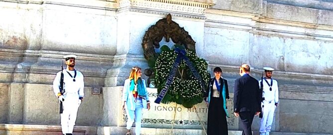 Cerimonia di deposizione della corona d’alloro - Altare della Patria - 1° luglio 2026 4 04 MVIMG 20260701 094811