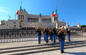 Il Rotary rende omaggio alla Nazione con la deposizione della corona d’alloro all’Altare della Patria 8 07 PXL 20260701 075411948
